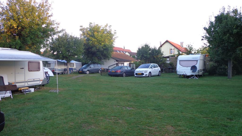Pension Camp Prager Bagian luar foto